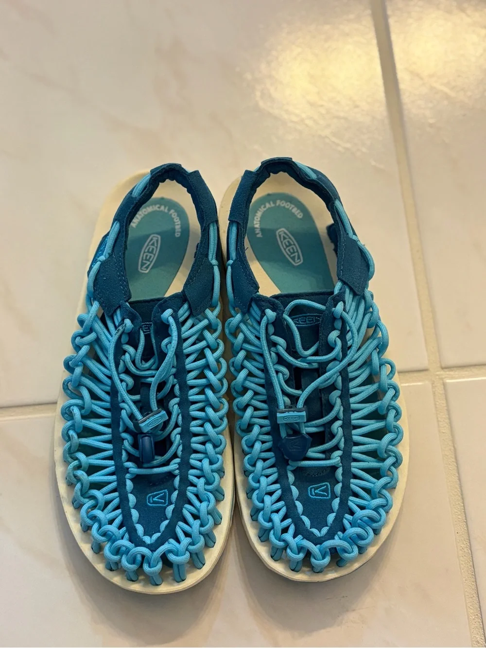 KEEN Uneek Turquoise Woven Bungee Cord Water Women's Sandals. Sz 7